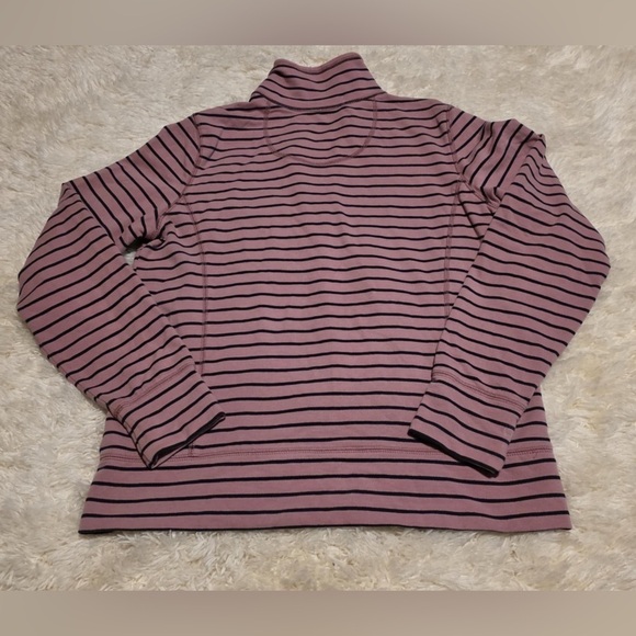 L.L. Bean Pink and Navy Top EUC - Picture 6 of 6